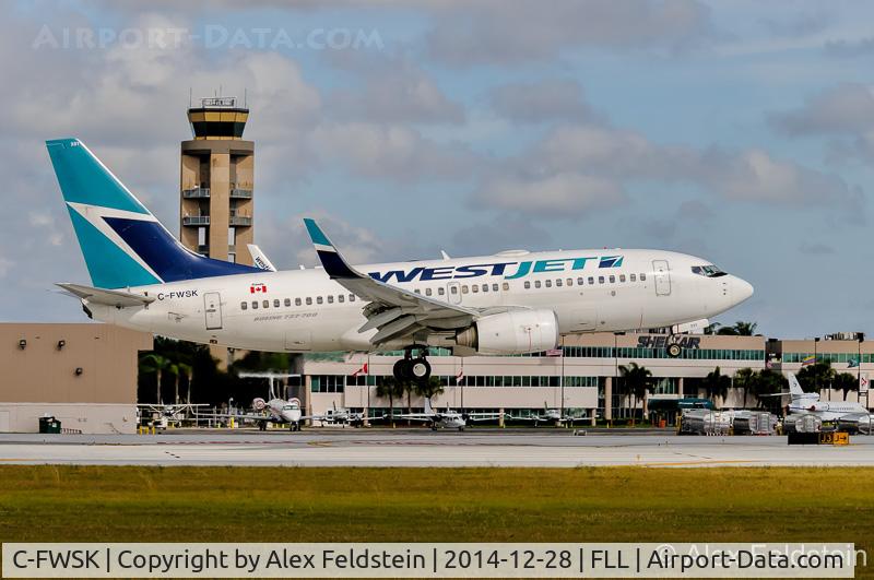 C-FWSK, 2008 Boeing 737-7CT C/N 36420, Ft. Lauderdale