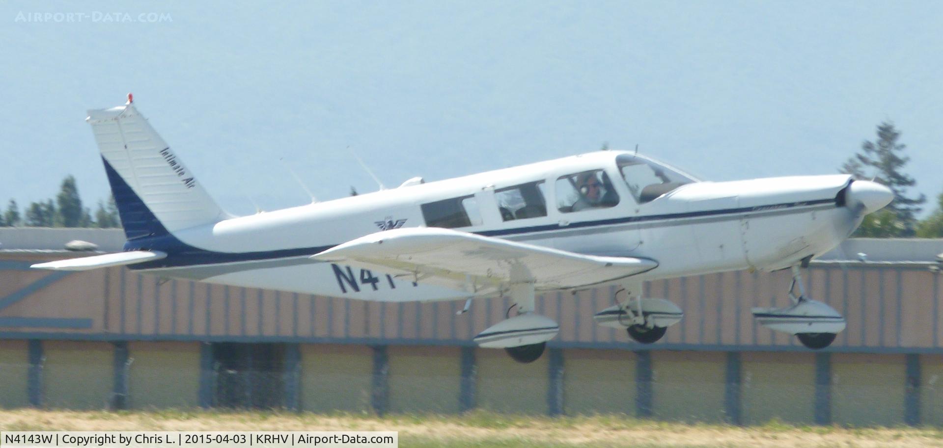 N4143W, 1967 Piper PA-32-300 Cherokee Six C/N 32-40211, A local 1967 Piper Cherokee taking off on runway 31R from Reid Hillview.