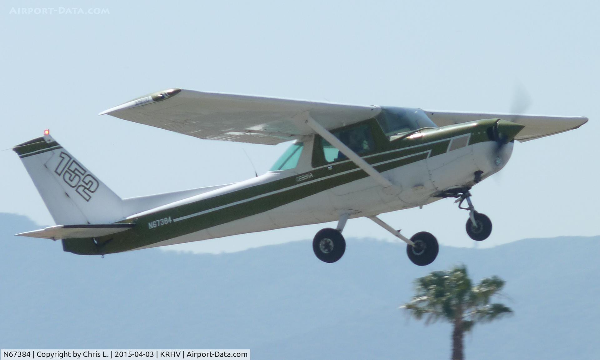 N67384, 1978 Cessna 152 C/N 15281800, A local 1978 Cessna 152 taking off on runway 31R.