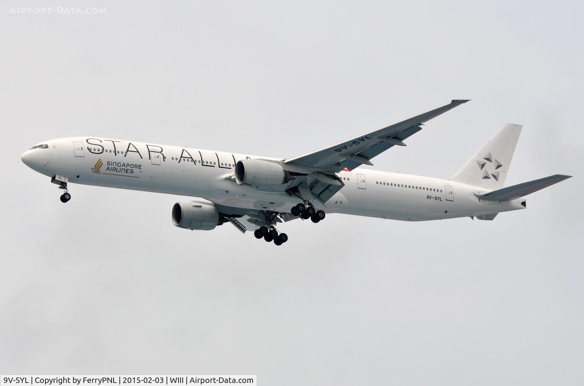 9V-SYL, 2005 Boeing 777-312 C/N 33376, Singapore (Star Alliance) B773 landing.