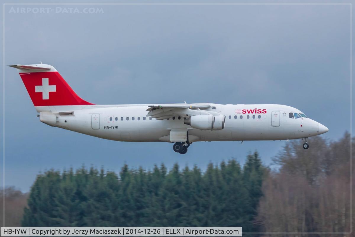 HB-IYW, 1999 British Aerospace Avro 146-RJ100 C/N E3359, British Aerospace AVRO 146-RJ100