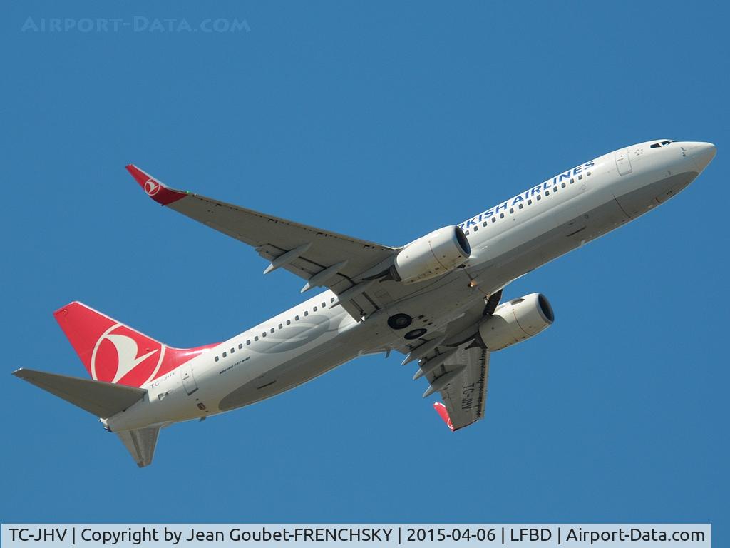 TC-JHV, 2014 Boeing 737-8F2 C/N 40992, Take of runway 05 to IST