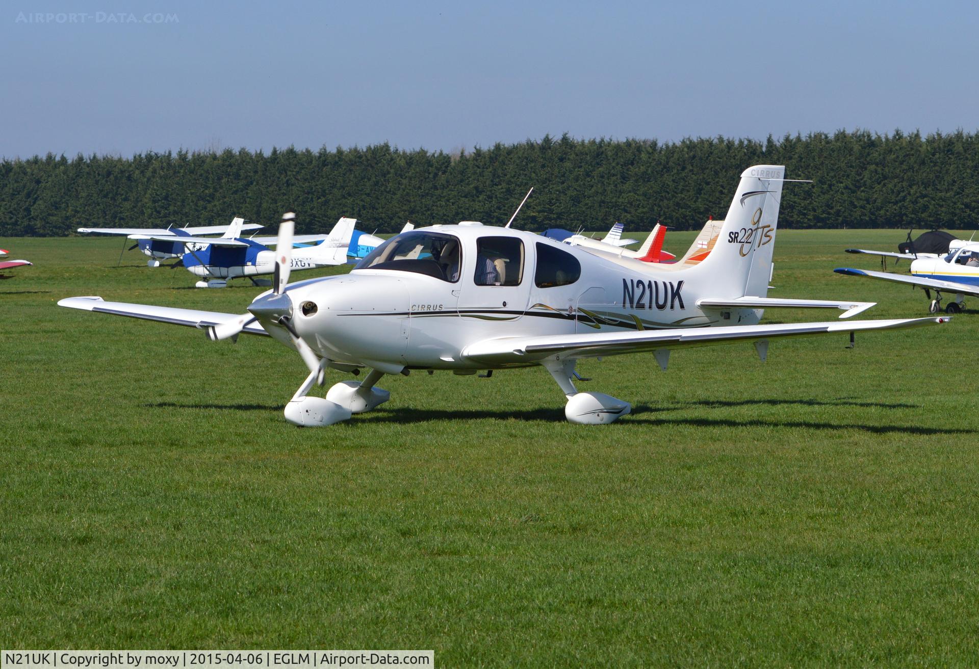 N21UK, 2007 Cirrus SR22 GTS C/N 2311, Cirrus SR22 at White Waltham.