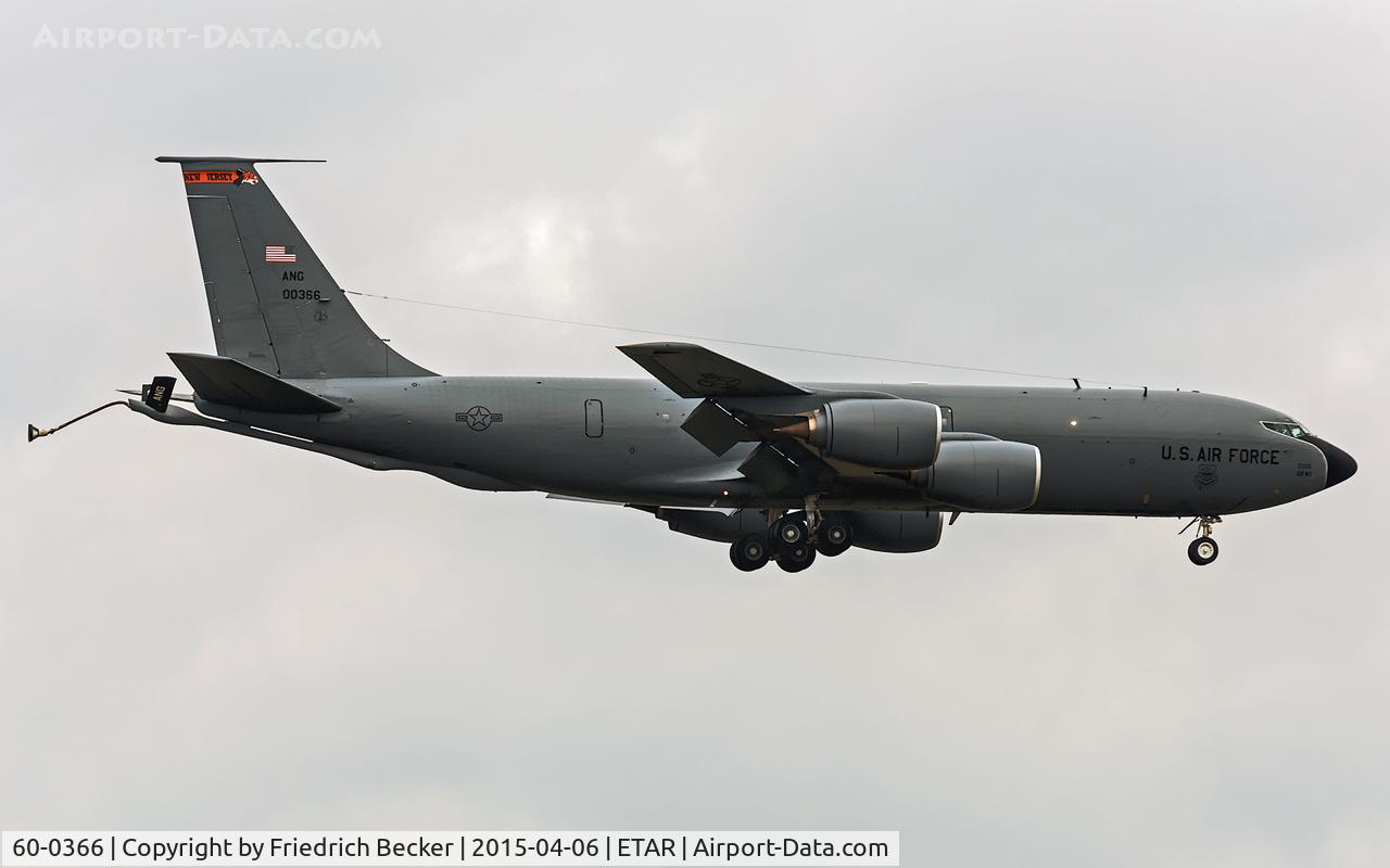 60-0366, 1960 Boeing KC-135R Stratotanker C/N 18141, on final RW08