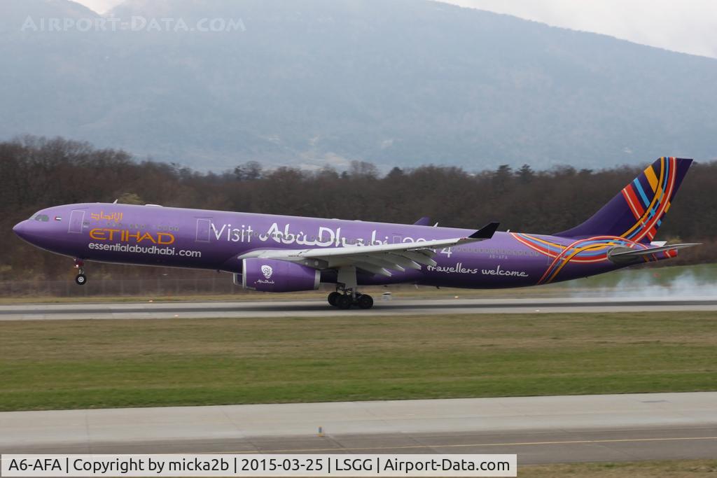A6-AFA, 2009 Airbus A330-343X C/N 1071, Landing