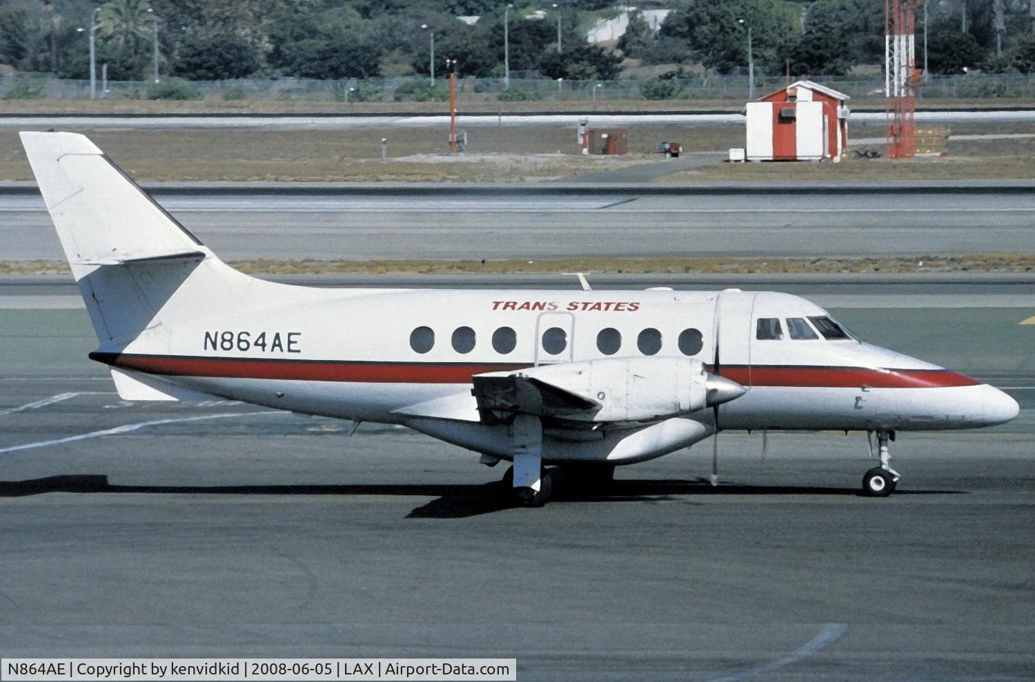 N864AE, 1989 British Aerospace BAe-3201 Jetstream C/N 864, Taxiing in.