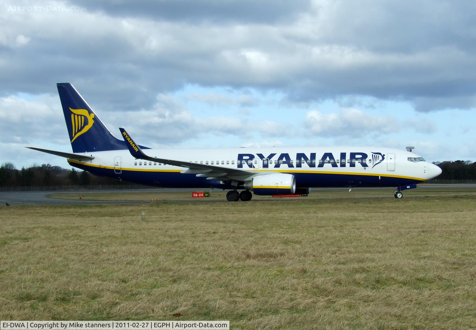 EI-DWA, 2007 Boeing 737-8AS C/N 33617, Ryanair B738 Arrives on flight RYR6833