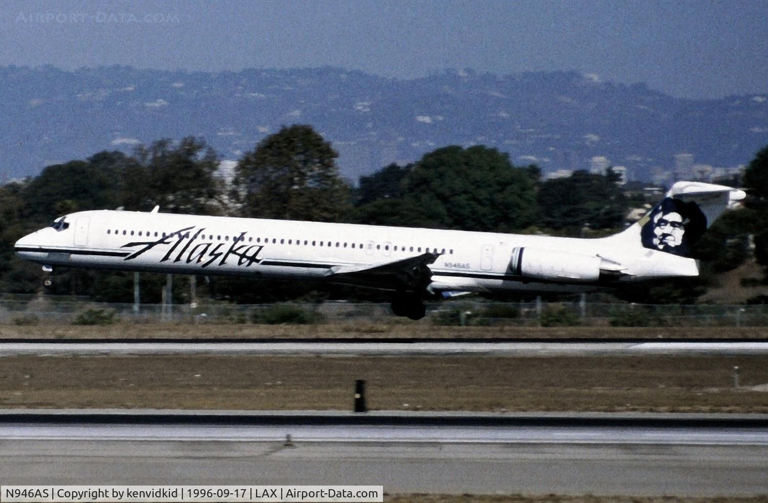 N946AS, 1988 McDonnell Douglas MD-83 (DC-9-83) C/N 49658, Copied from slide