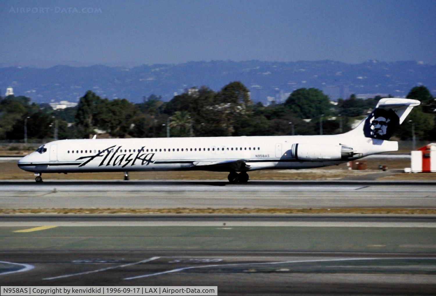 N958AS, 1991 McDonnell Douglas MD-83 (DC-9-83) C/N 53024, Copied from slide.