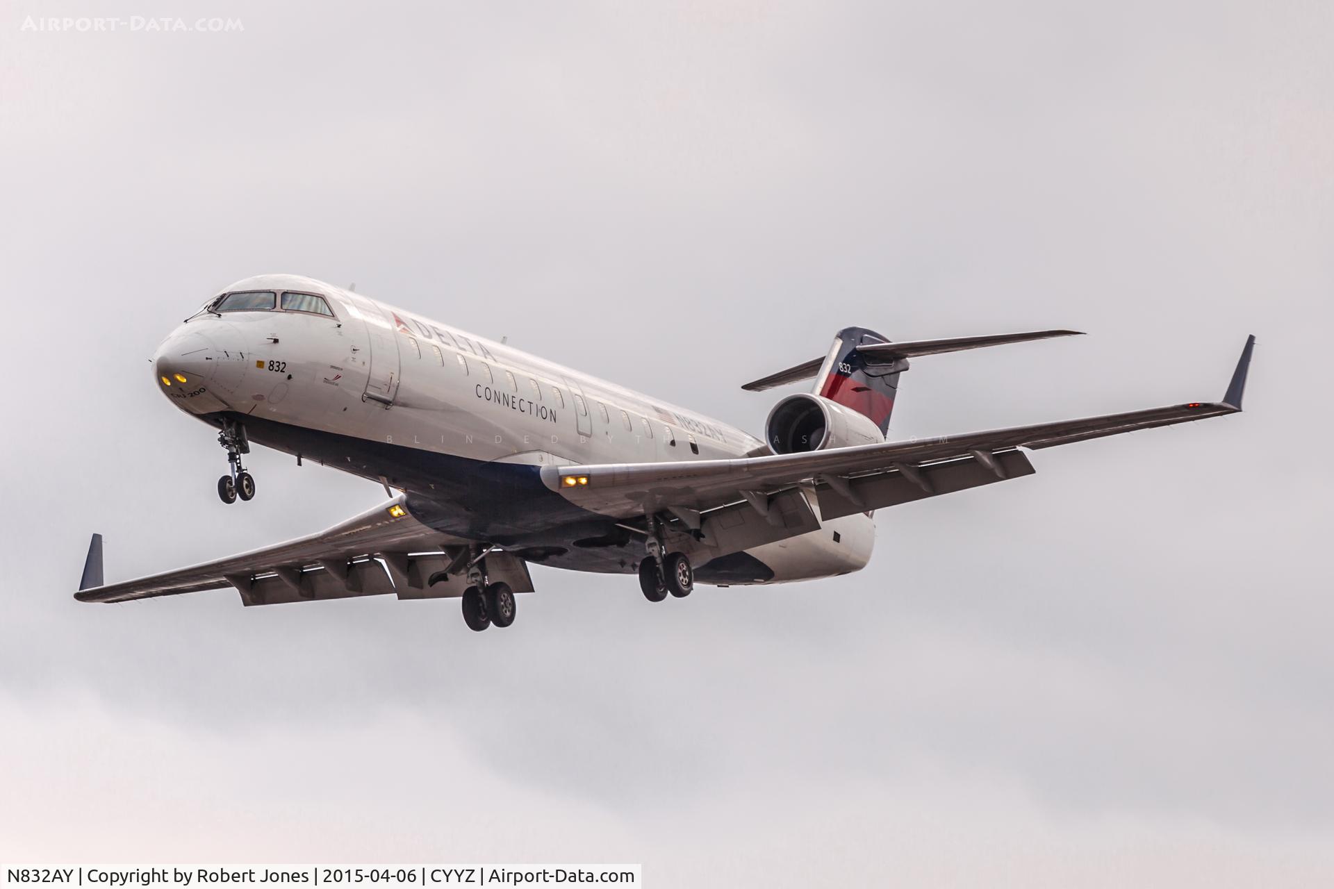 N832AY, 2005 Bombardier CRJ-200ER (CL-600-2B19) C/N 8032, Short final for 05 at Toronto Pearson