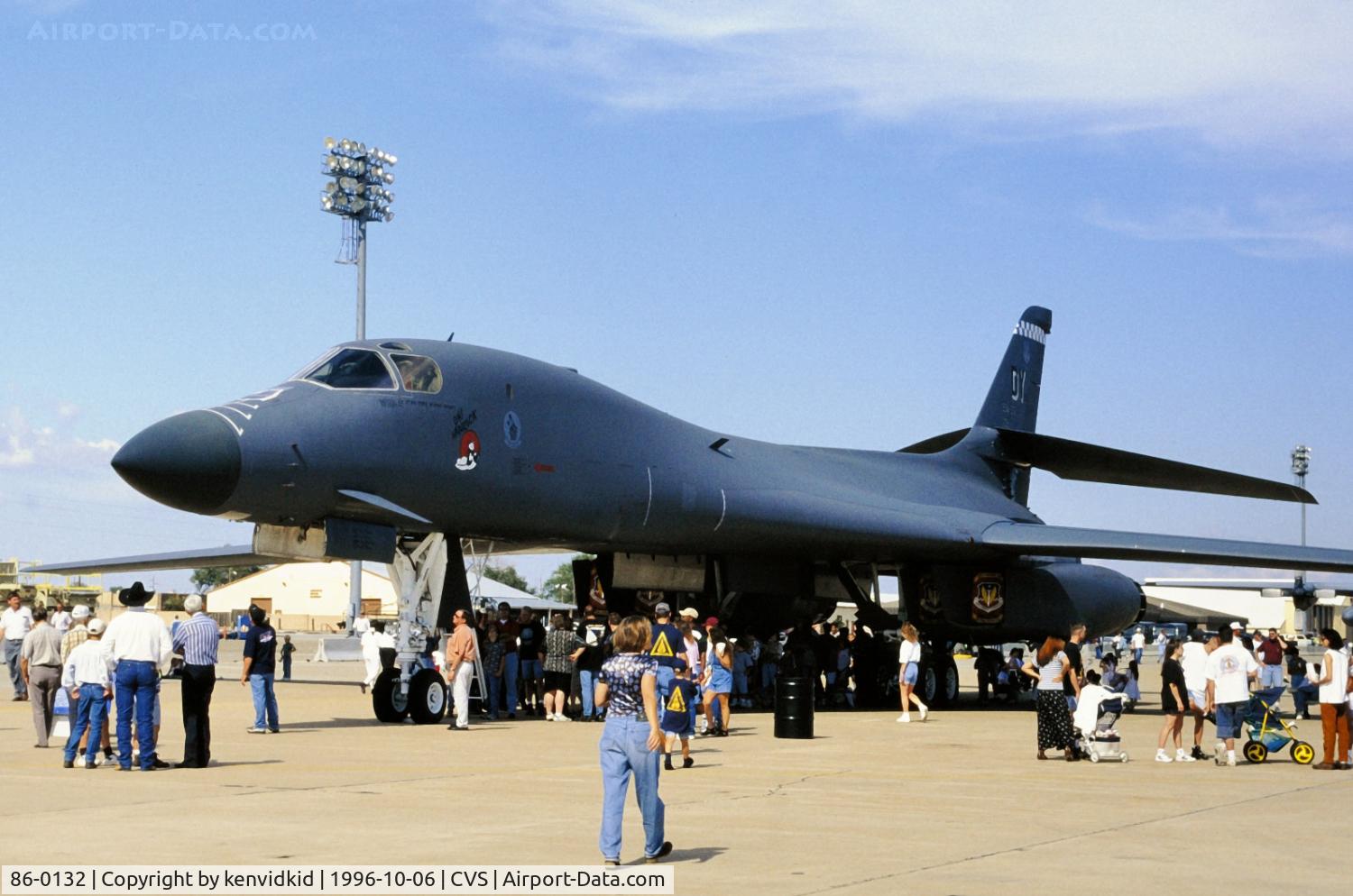 86-0132, 1986 Rockwell B-1B Lancer C/N 92, Copied from slide.