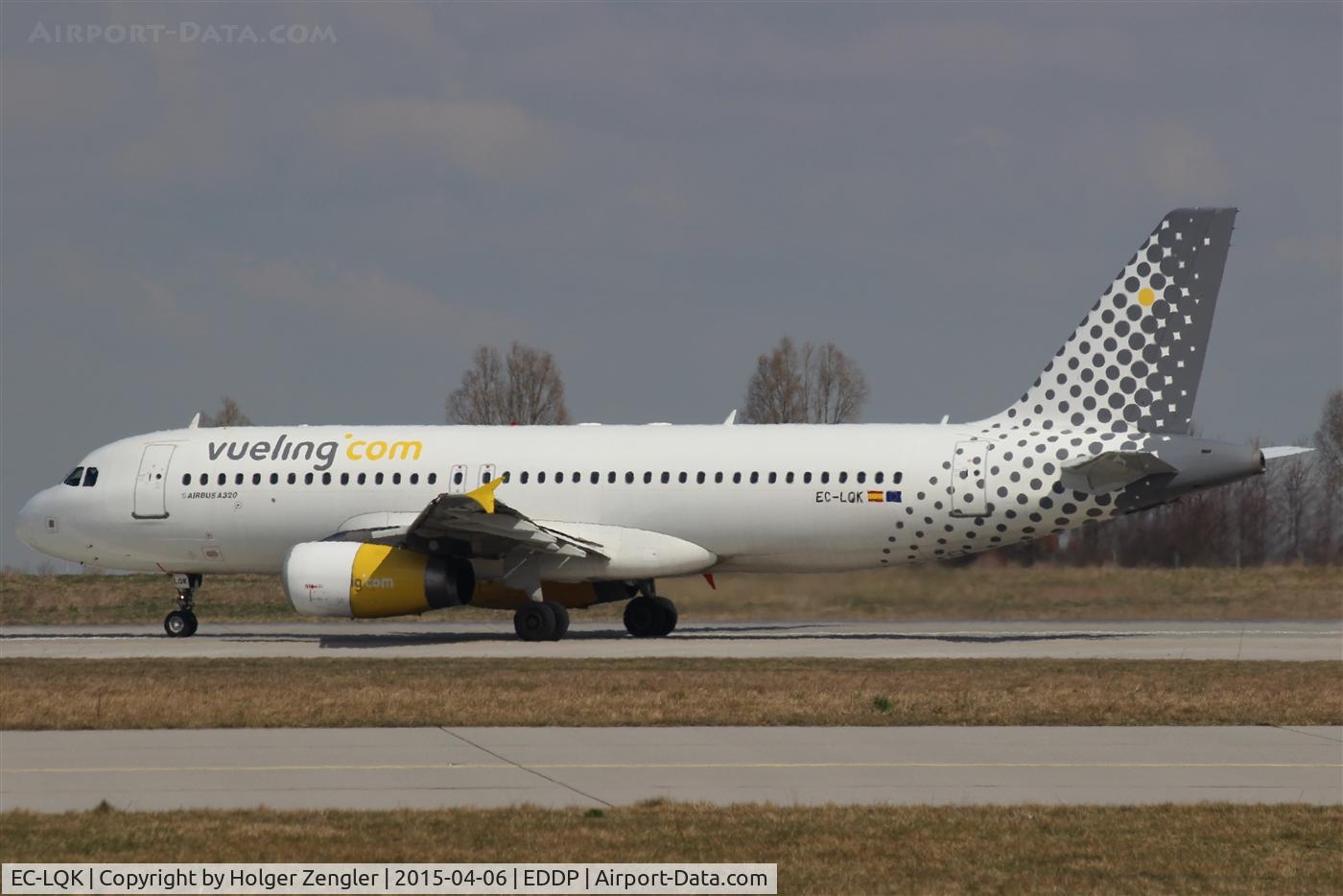EC-LQK, 2005 Airbus A320-232 C/N 2589, Departing on rwy 26R....