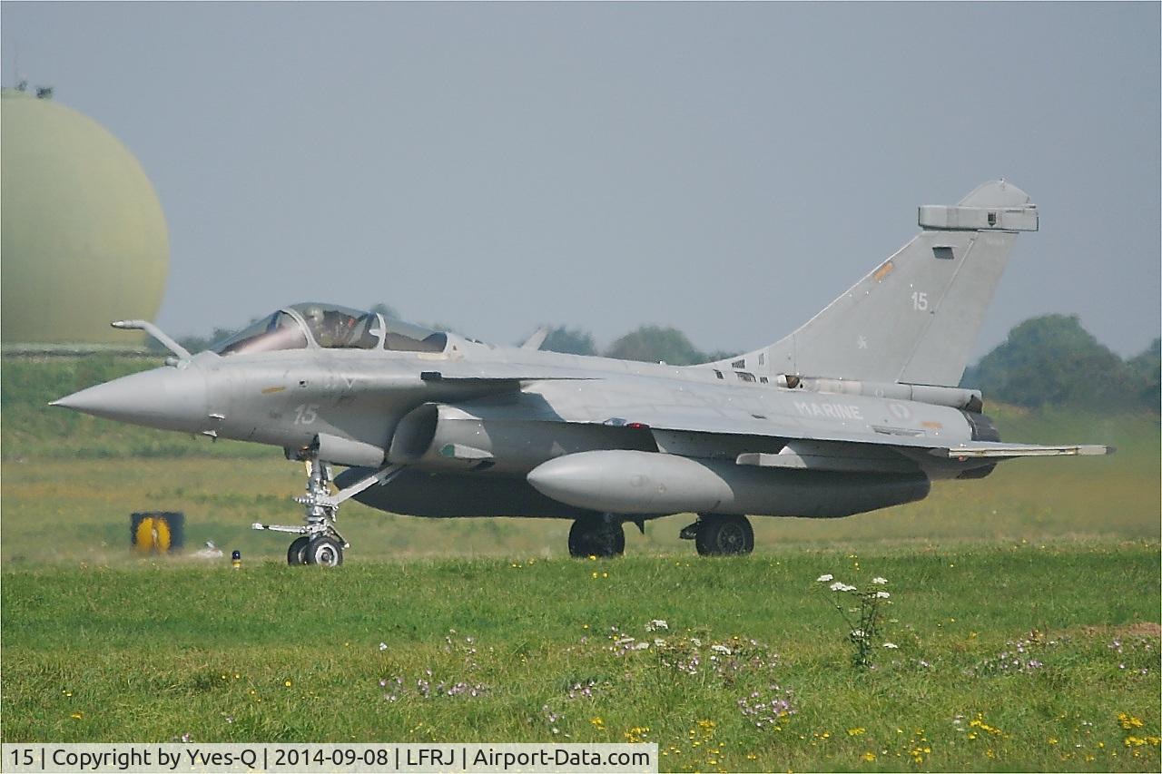 15, Dassault Rafale M C/N 15, Dassault Rafale M, Taxiing to holding point rwy 08, Landivisiau Naval Air Base (LFRJ)