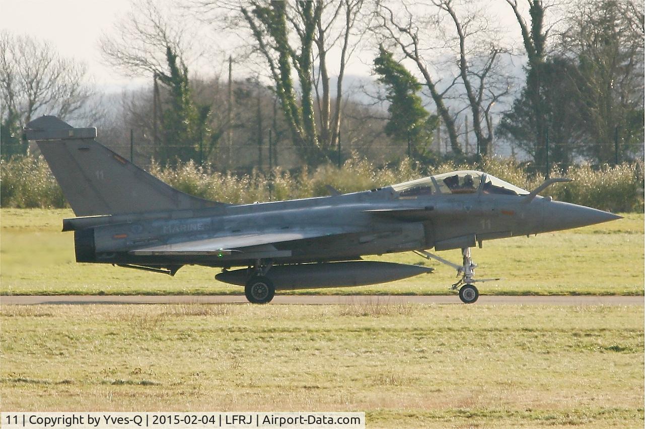 11, Dassault Rafale M C/N 11, Dassault Rafale M, Taxiing to holding point rwy 08, Landivisiau Naval Air Base (LFRJ)