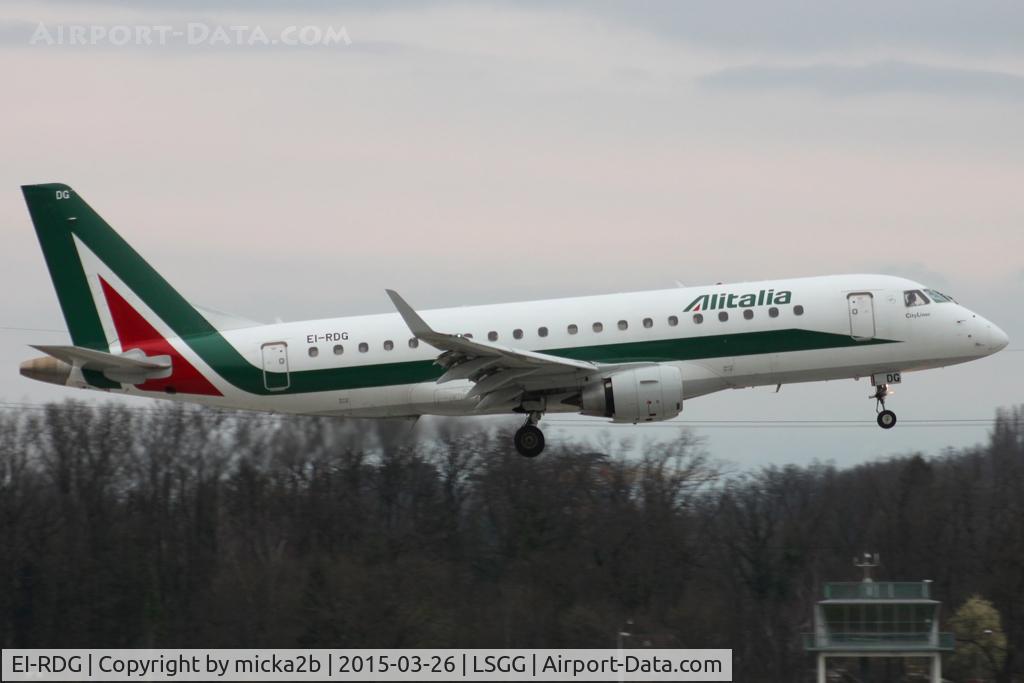 EI-RDG, 2012 Embraer 175LR (ERJ-170-200LR) C/N 17000338, Landing
