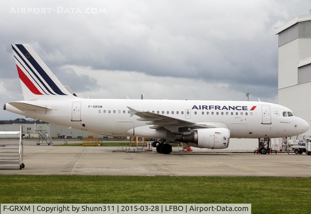 F-GRXM, 2006 Airbus A319-111 C/N 2961, Parked at Air France facility in new c/s