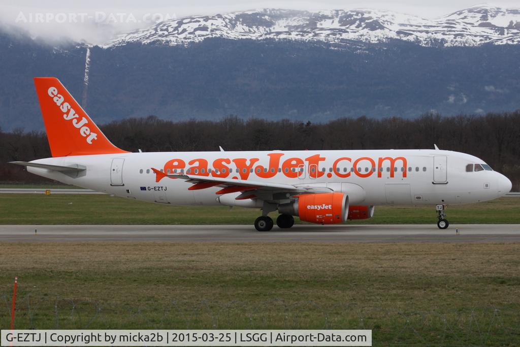 G-EZTJ, 2009 Airbus A320-214 C/N 3979, Taxiing