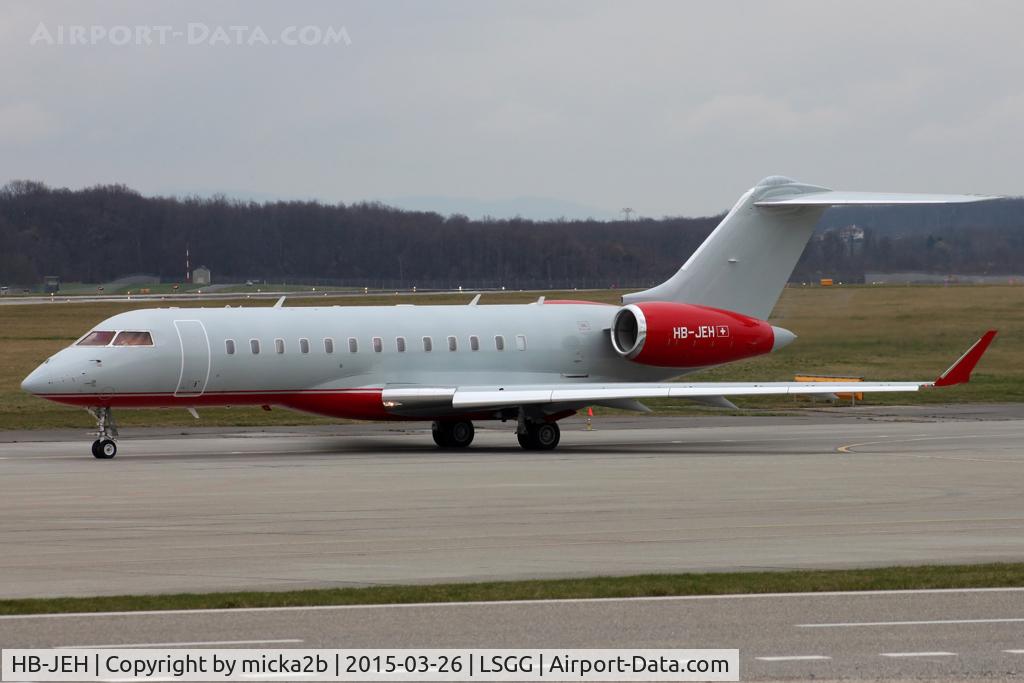 HB-JEH, Bombardier BD-700-1A10 Global Express C/N 9523, Taxiing