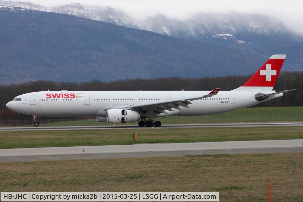 HB-JHC, 2009 Airbus A330-343X C/N 1029, Landing