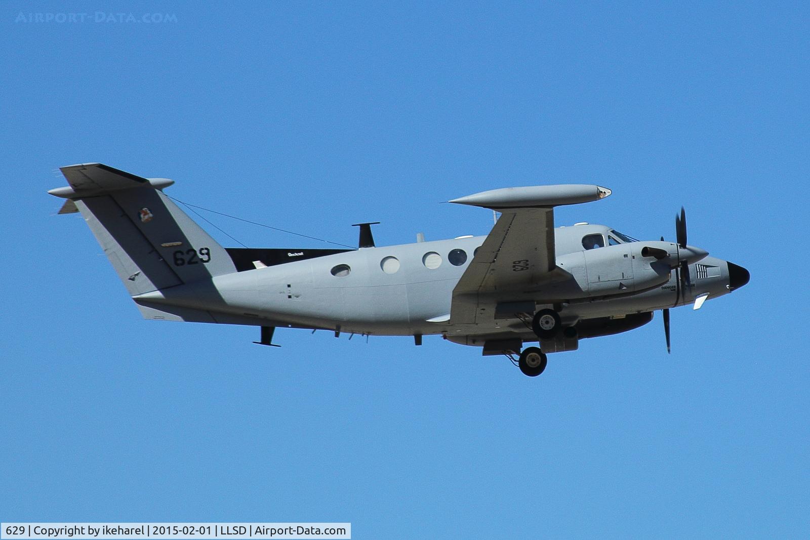 629, 2001 Beech B200T Zufit 2 King Air C/N BB-1721, 629 IAF Beechcaft King-Air, T/O runway 03.