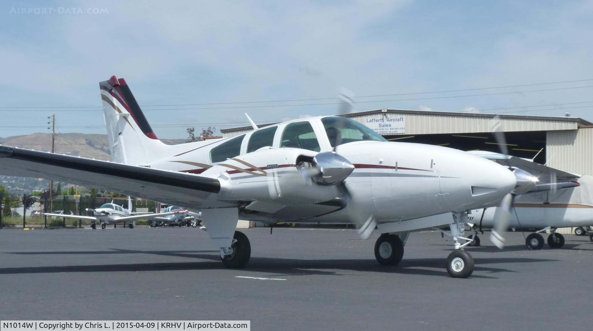 N1014W, 1973 Beech E-55 Baron C/N TE-906, A local 1973 Beecraft Baron 55 taxing out from the Lafferty Hangar for a short hop to San Jose International.