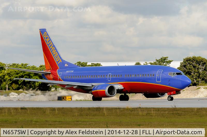 N657SW, 1985 Boeing 737-3L9 C/N 23331, Ft. Lauderdale