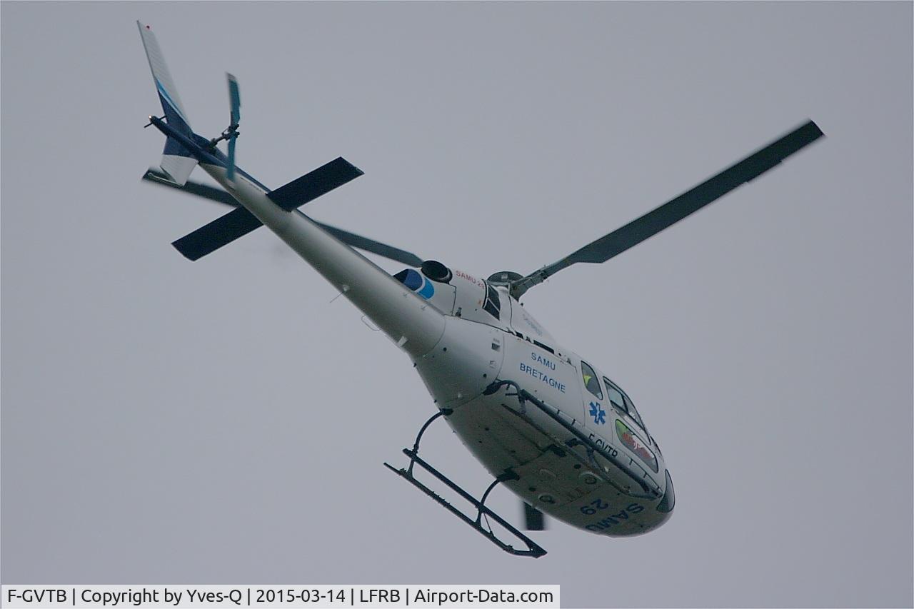 F-GVTB, Eurocopter AS-355N Twin Star C/N 5557, Eurocopter AS 355 N, Flight over Brest-Bretagne Airport (LFRB-BES)