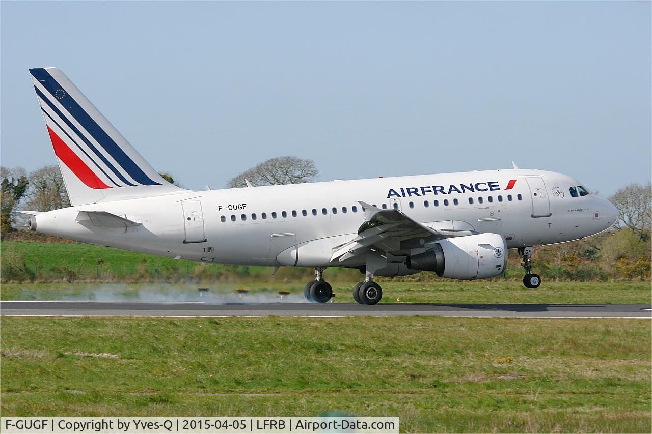 F-GUGF, 2004 Airbus A318-111 C/N 2109, Airbus A318-111, Landing rwy 07R, Brest-Bretagne airport (LFRB-BES)