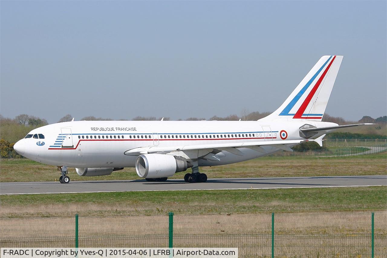 F-RADC, 1988 Airbus A310-304 C/N 418, French Air Force Airbus A310-304, Taxiing to holding point rwy 07R, Brest-Bretagne Airport (LFRB-BES)