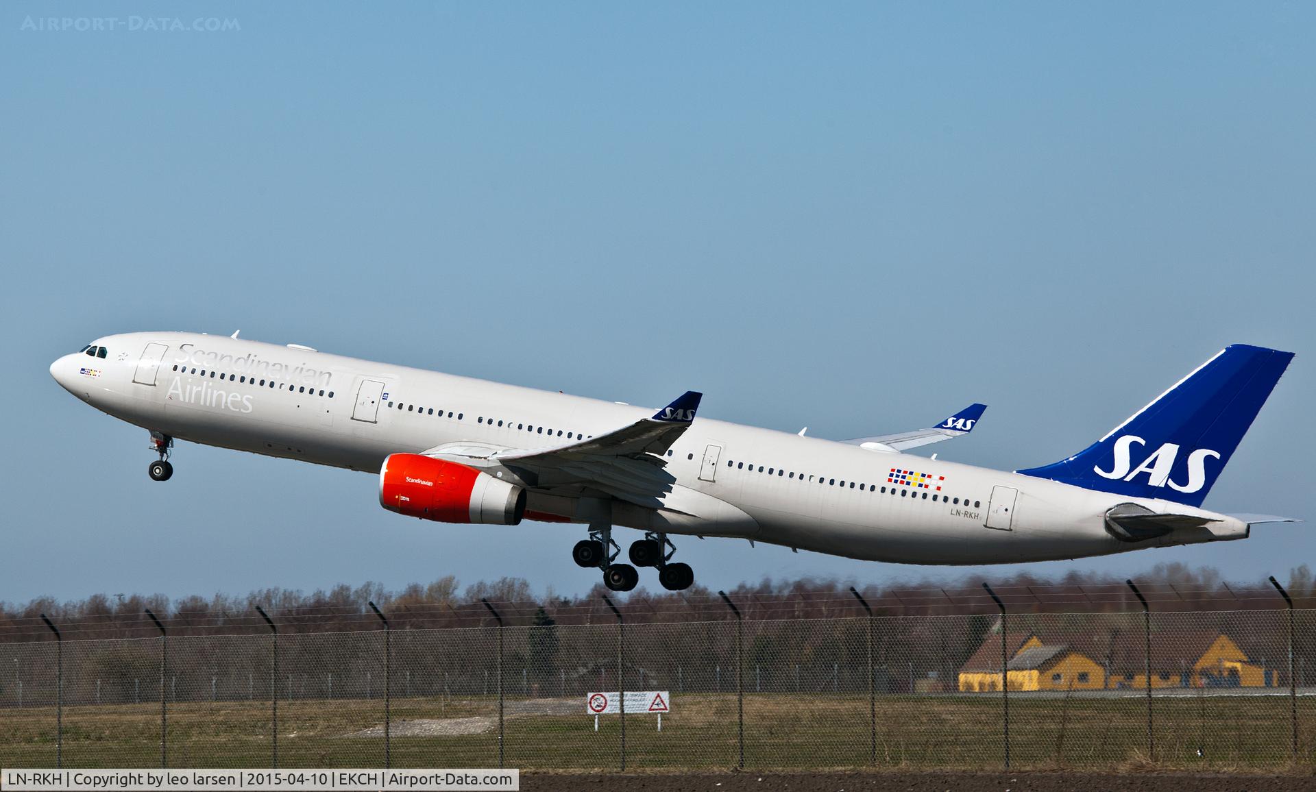 LN-RKH, 2002 Airbus A330-343 C/N 497, Copenhagen Kastrup 10.4.15
