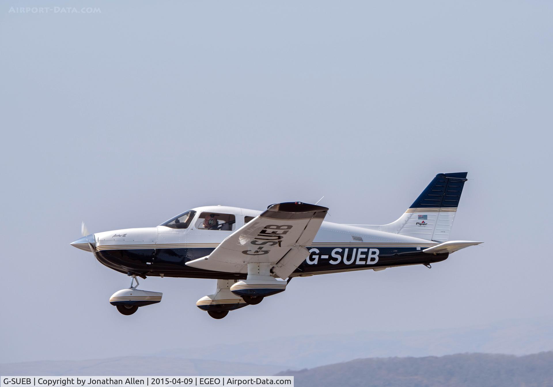 G-SUEB, 2001 Piper PA-28-181 Cherokee Archer III C/N 28-43466, About to land on Runway 19, Oban Airport.