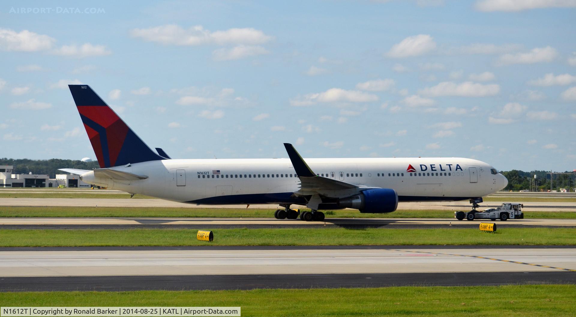 N1612T, 2001 Boeing 767-332 C/N 30575, Towed Atlanta