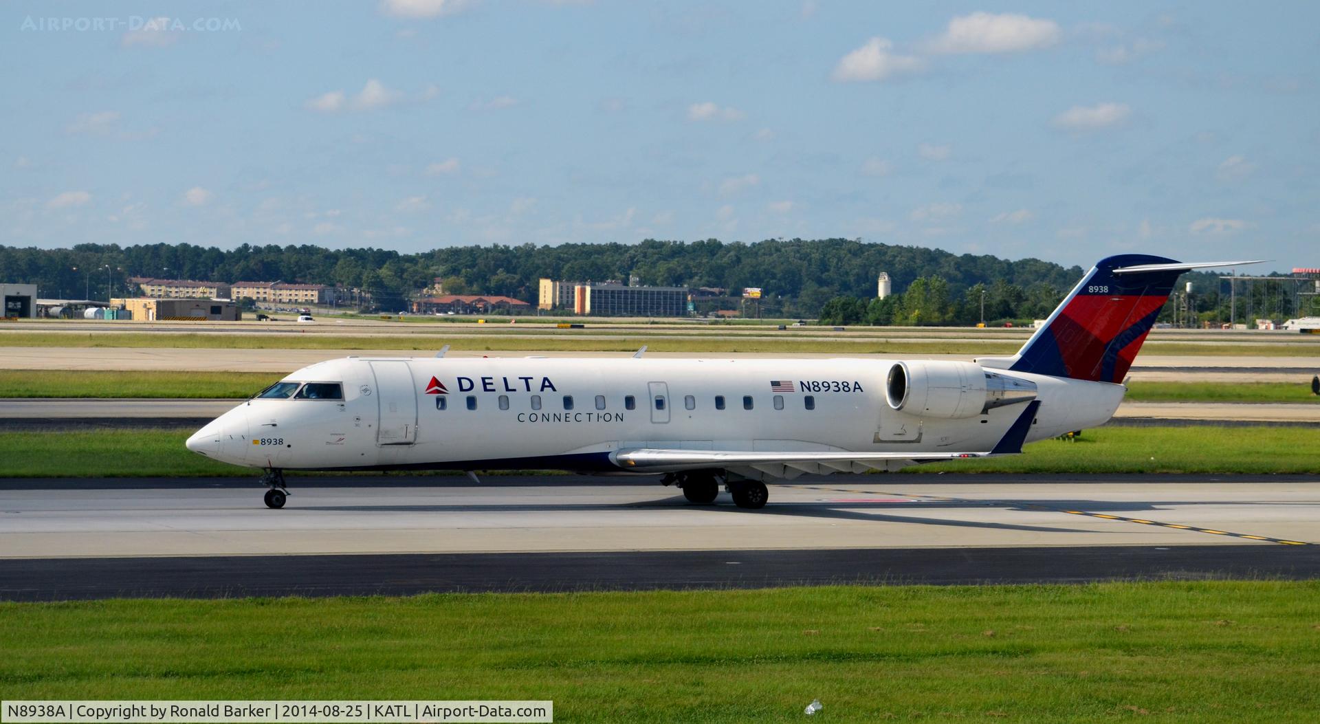 N8938A, 2004 Bombardier CRJ-200 (CL-600-2B19) C/N 7938, Taxi Atlanta