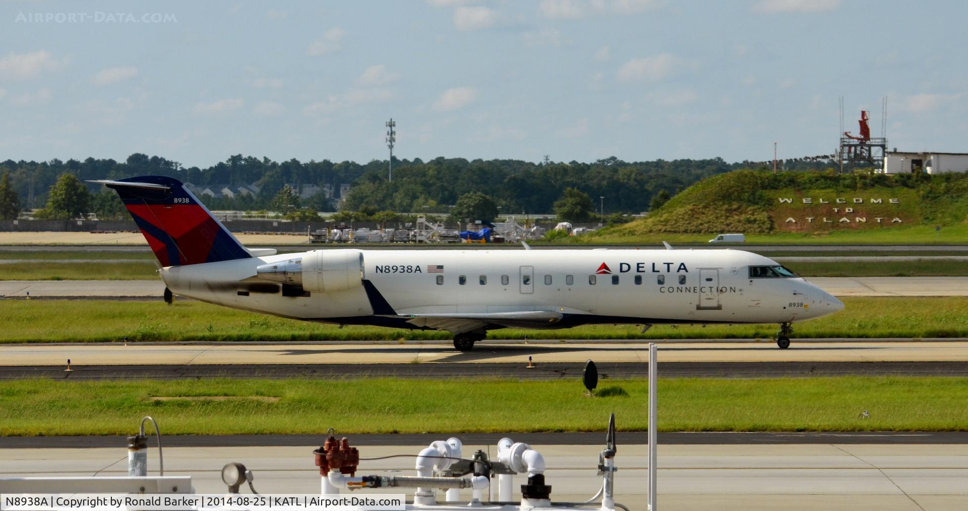 N8938A, 2004 Bombardier CRJ-200 (CL-600-2B19) C/N 7938, Taxi Atlanta
