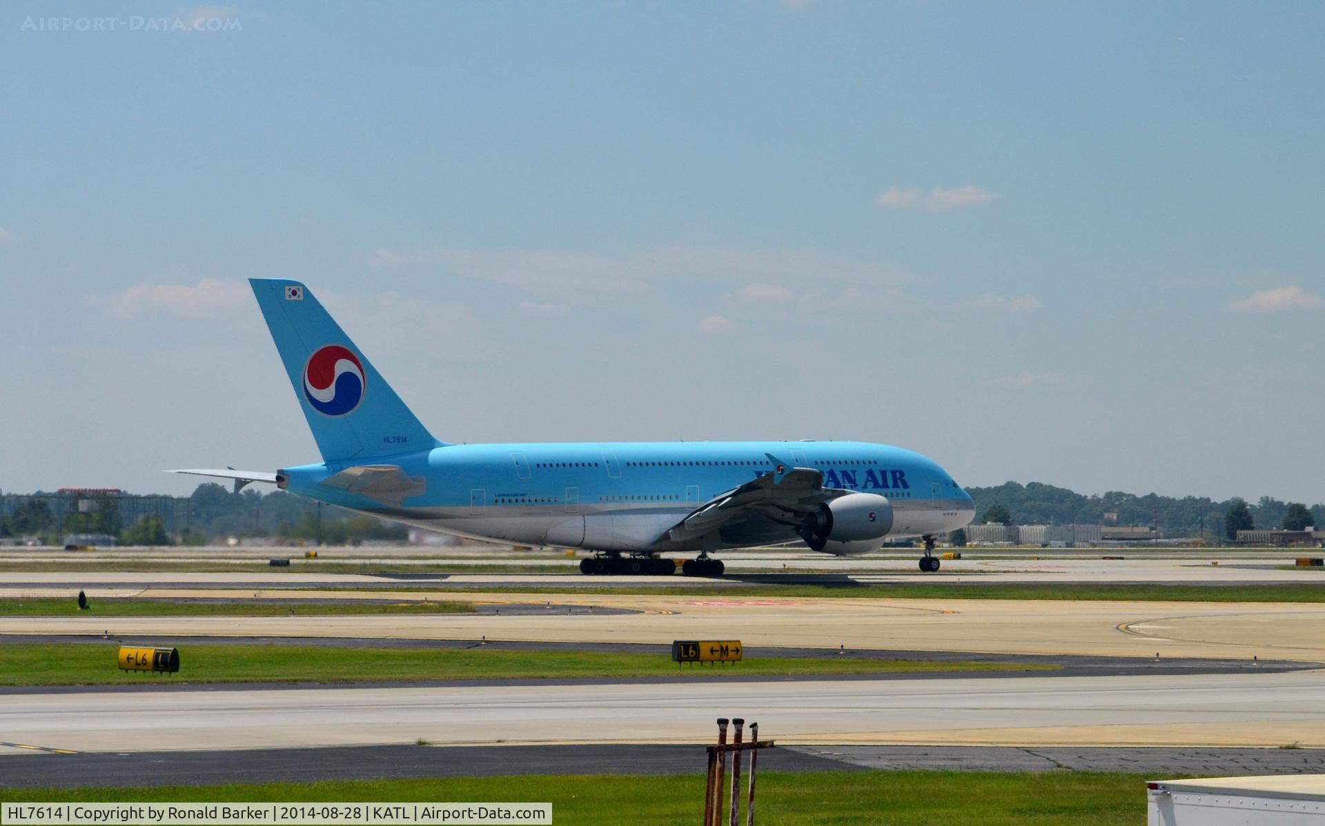 HL7614, 2011 Airbus A380-861 C/N 068, Nose wheel liftoff Atlanta