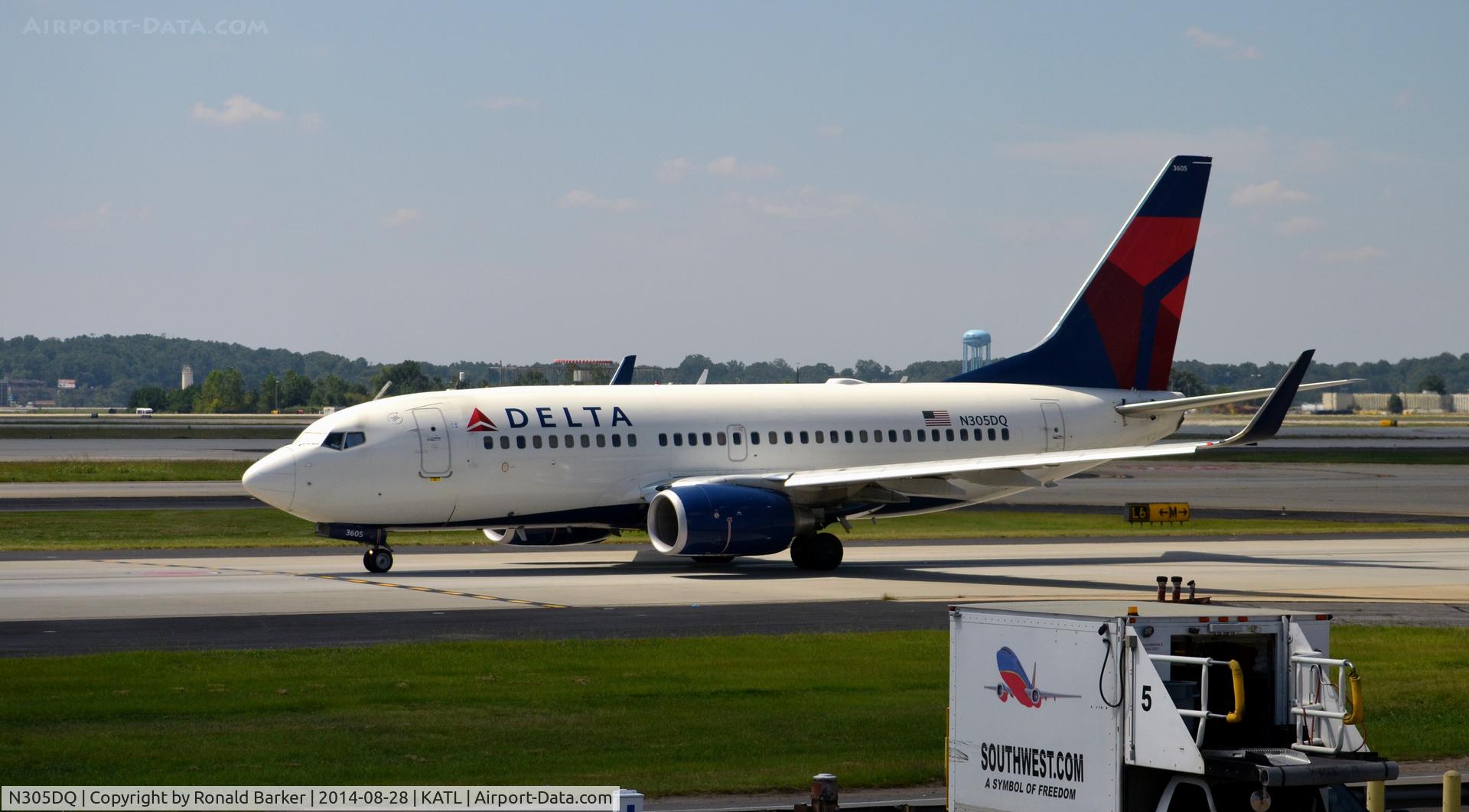 N305DQ, 2008 Boeing 737-700 C/N 29645, Taxi Atlanta