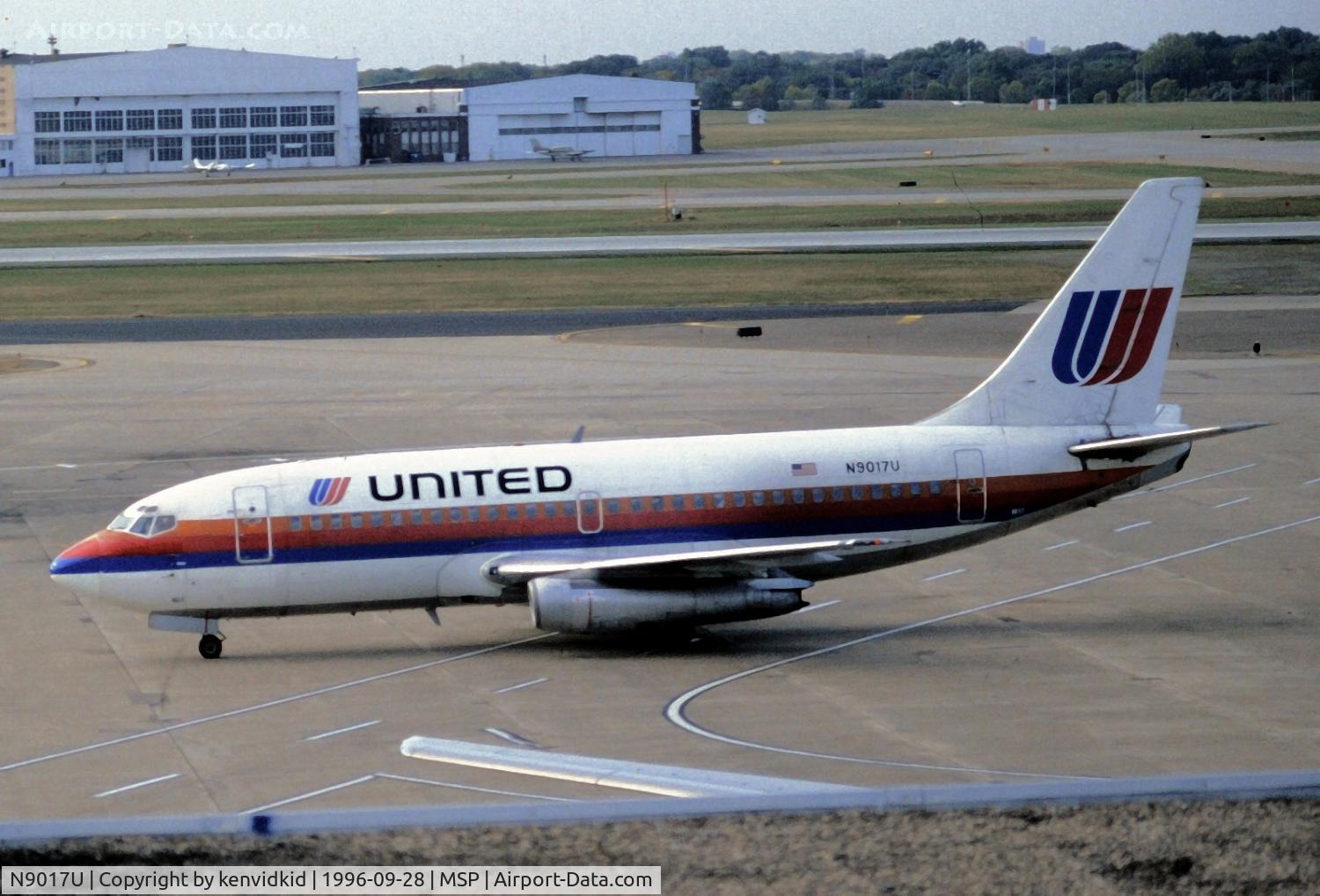 N9017U, 1968 Boeing 737-222 C/N 19055, Copied from slide.