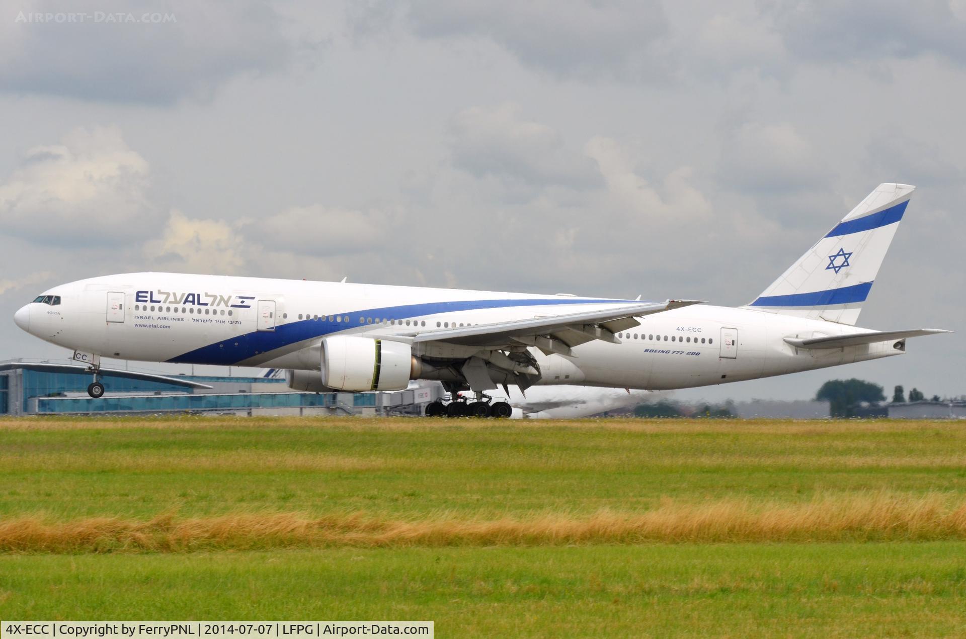 4X-ECC, 2001 Boeing 777-258/ER C/N 30833, ELAL B772 touching-down