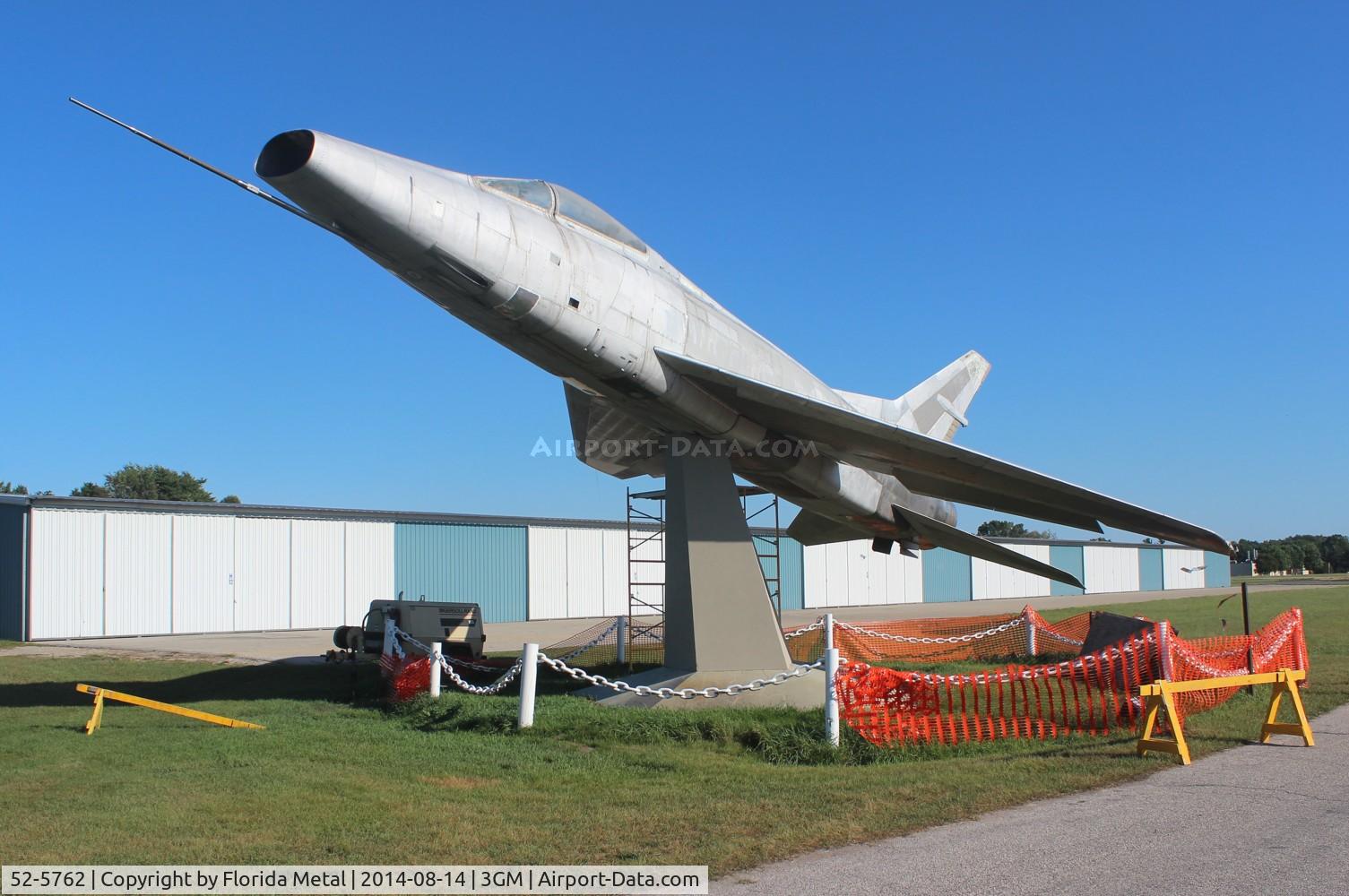 52-5762, 1952 North American F-100A Super Sabre C/N 192-7, F-100A