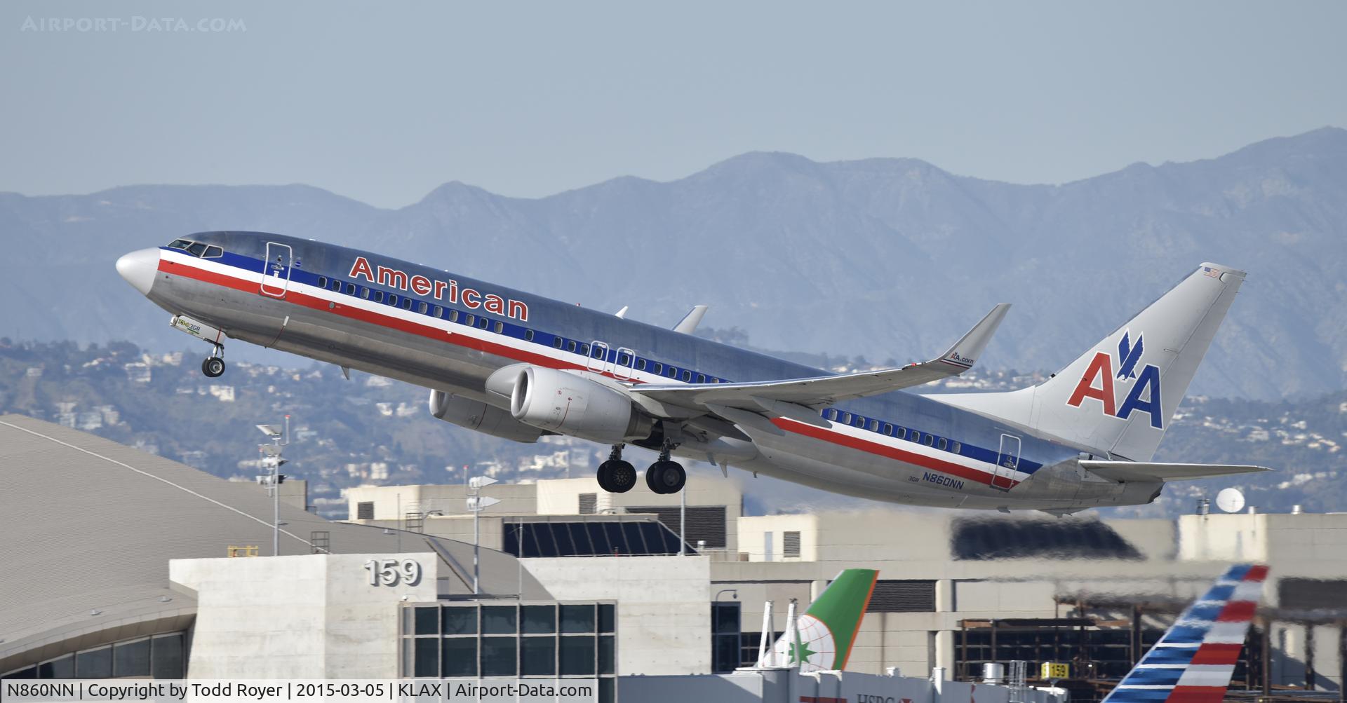 N860NN, 2010 Boeing 737-823 C/N 40583, Departing LAX on 25R