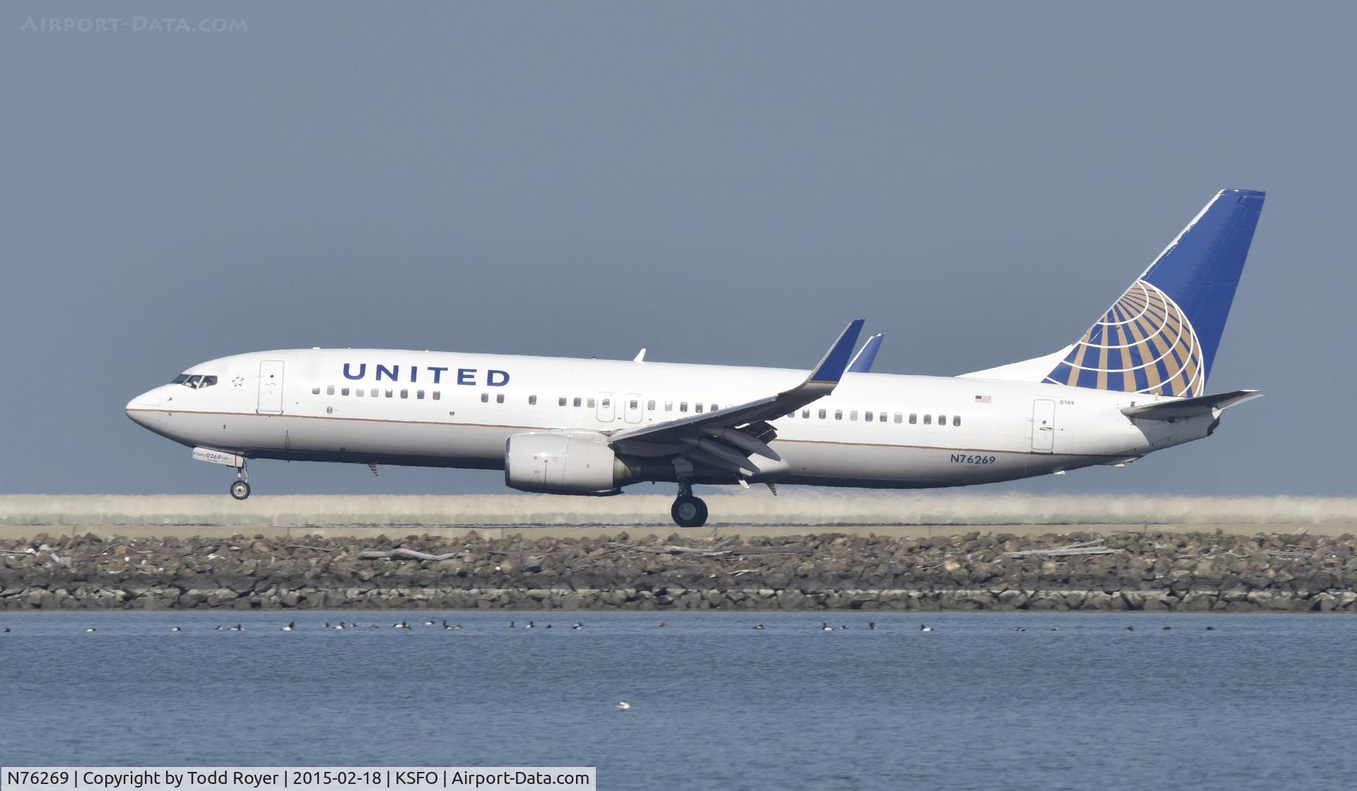 N76269, 2001 Boeing 737-824 C/N 31588, Landing at SFO