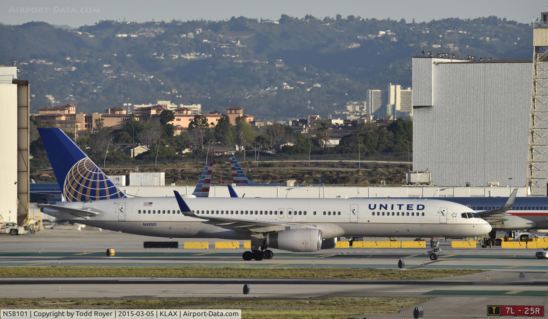 N58101, 1994 Boeing 757-224 C/N 27291, Taxiing to gate at LAX