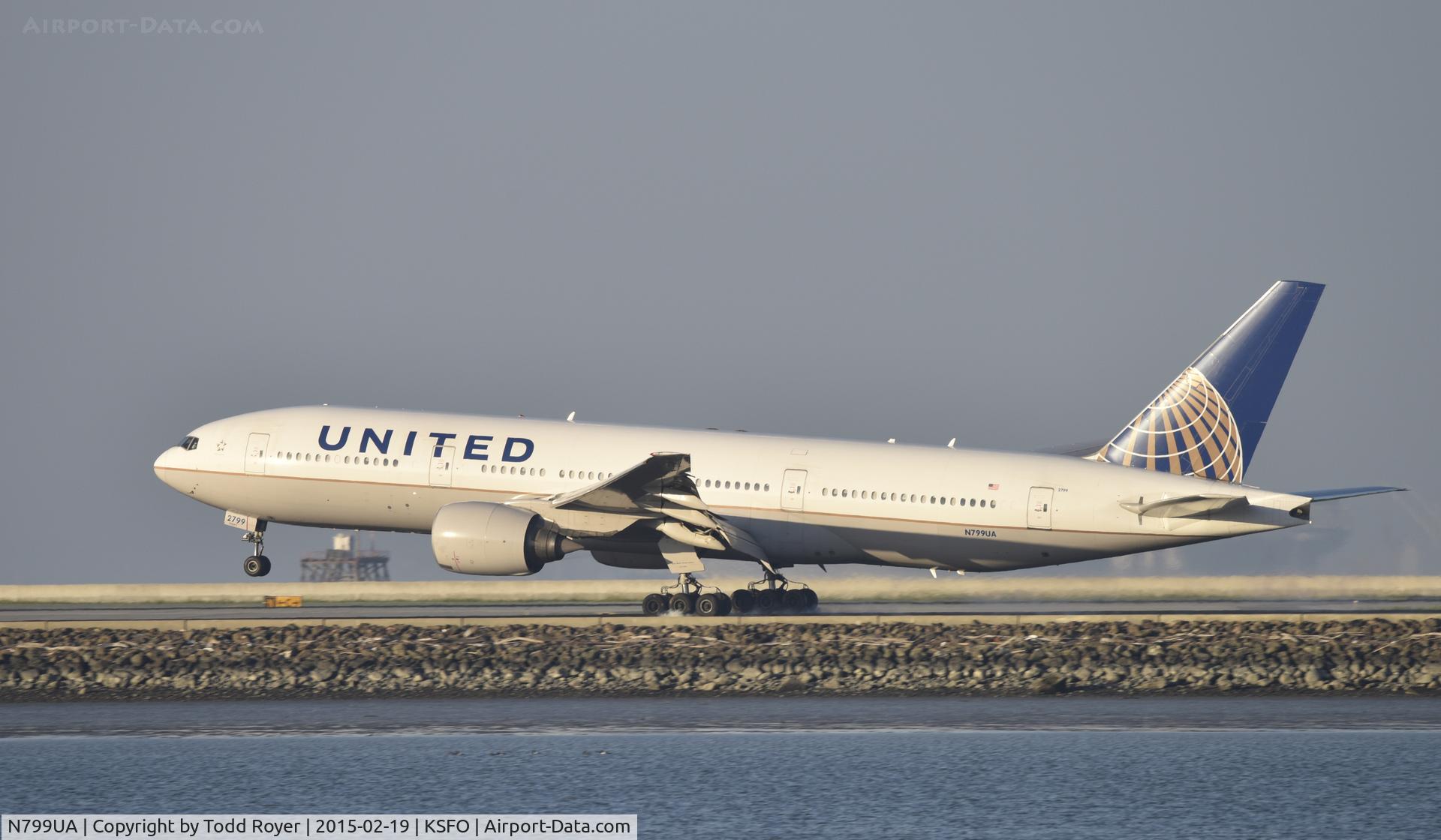 N799UA, 1998 Boeing 777-222 C/N 26926, Landing at SFO