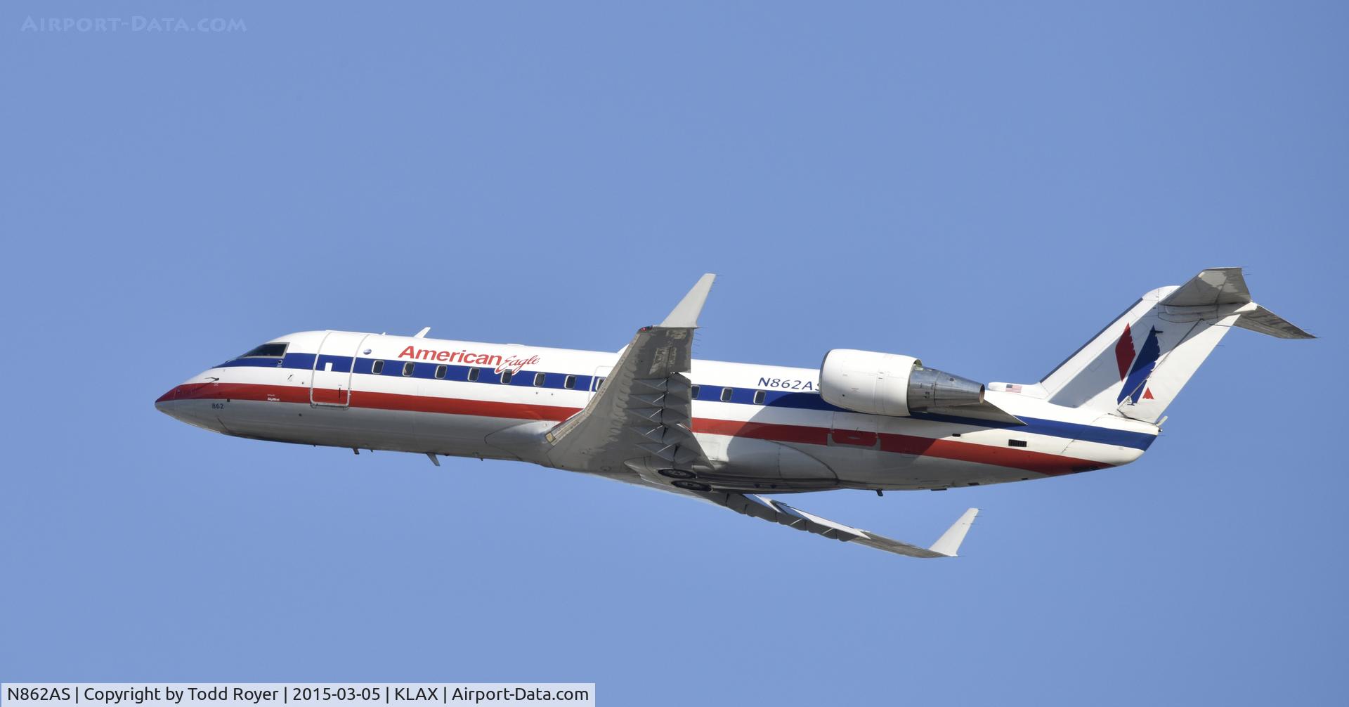 N862AS, 2001 Bombardier CRJ-200ER (CL-600-2B19) C/N 7476, Departing LAX on 25R