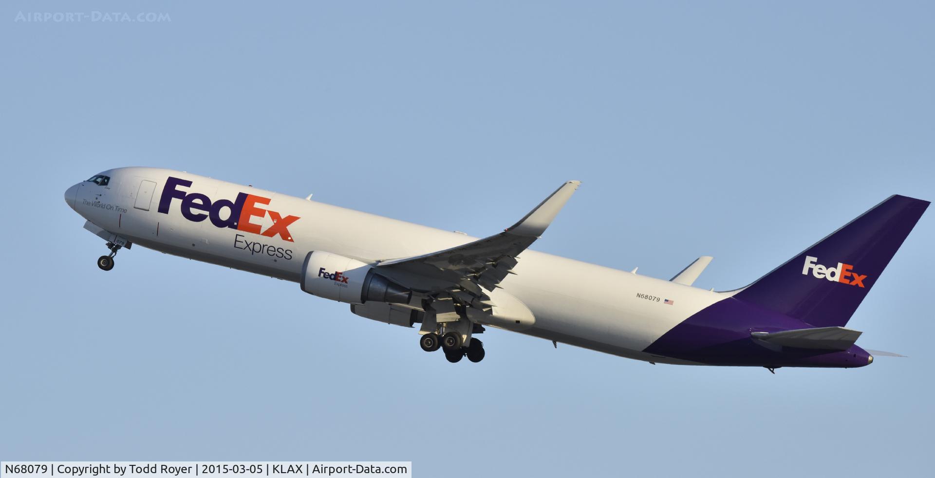 N68079, 2001 Boeing 767-316F C/N 32573, Departing LAX on 25R