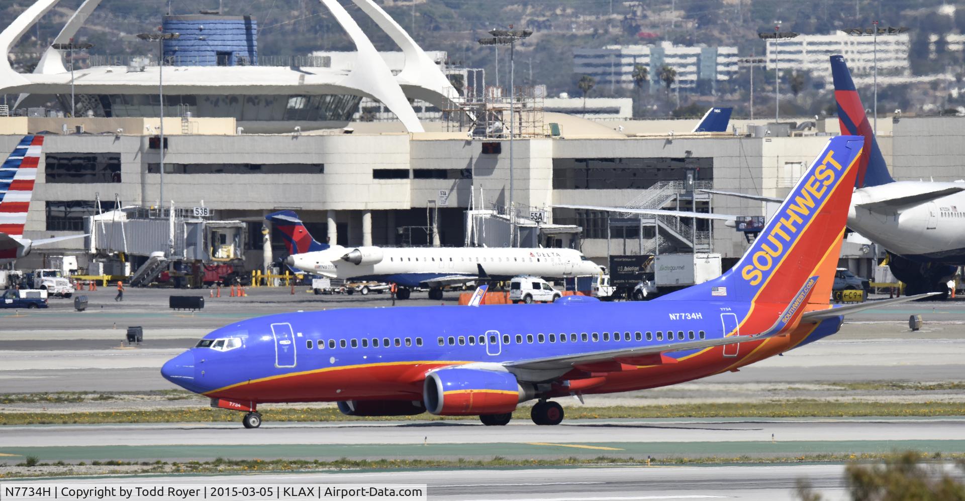 N7734H, 2006 Boeing 737-7BD C/N 33923, Arrived at LAX on 25L