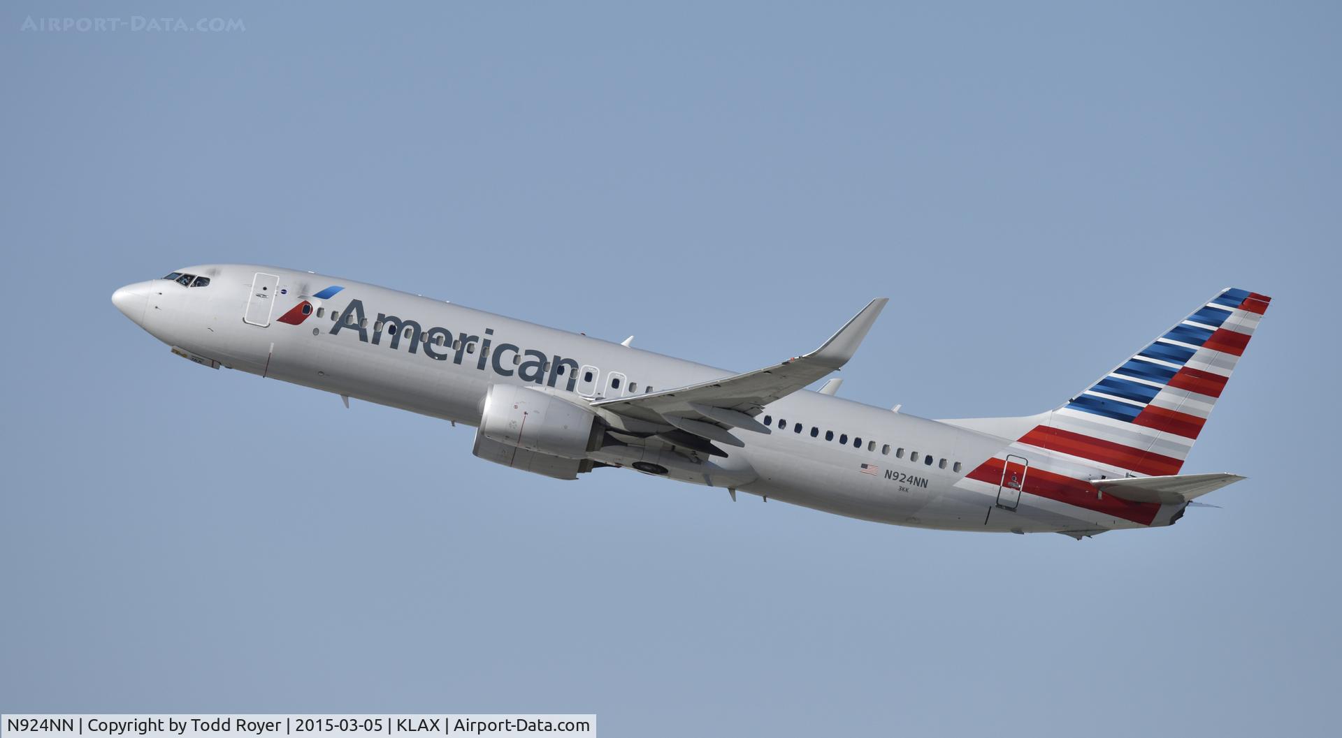 N924NN, 2013 Boeing 737-823 C/N 33486, Departing LAX on 25R