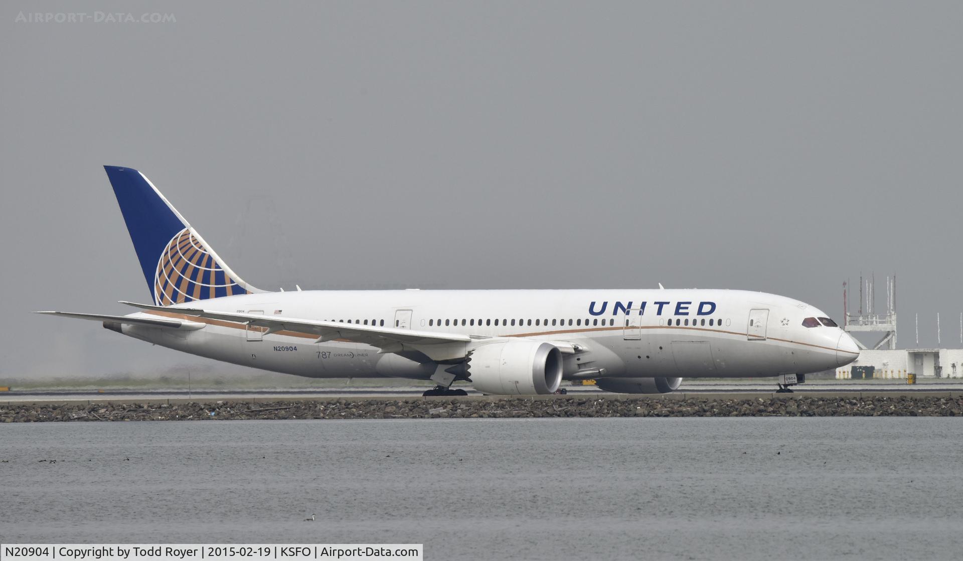 N20904, 2012 Boeing 787-8 Dreamliner C/N 34824, Taxiing for departure at SFO