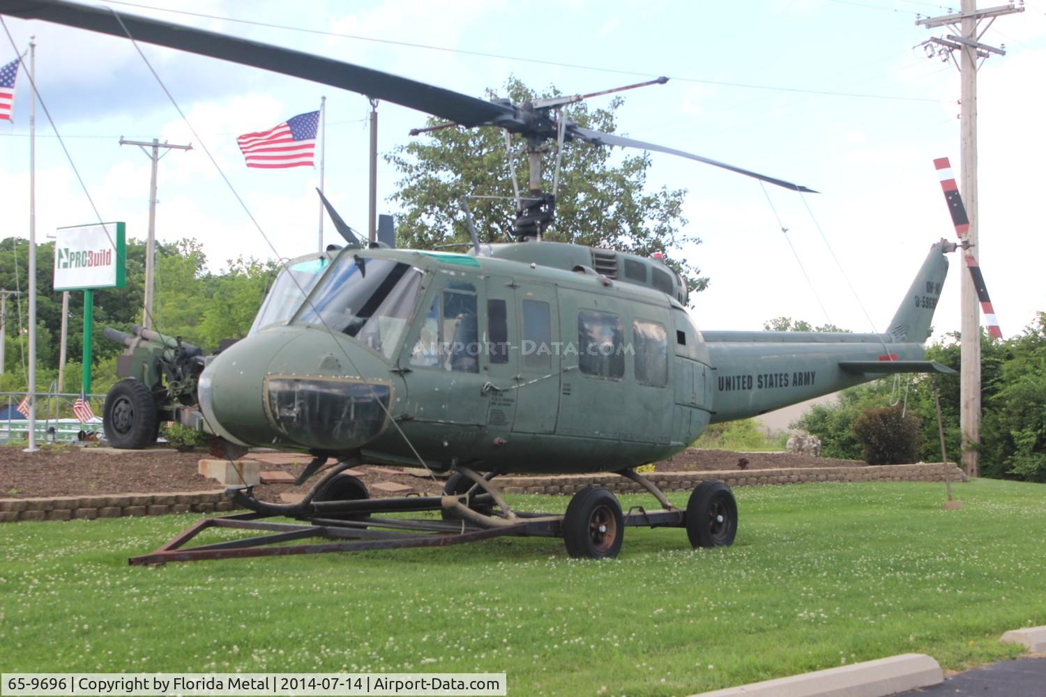 65-9696, 1965 Bell UH-1H Iroquois C/N 4640, UH-1H in Vandalia OH