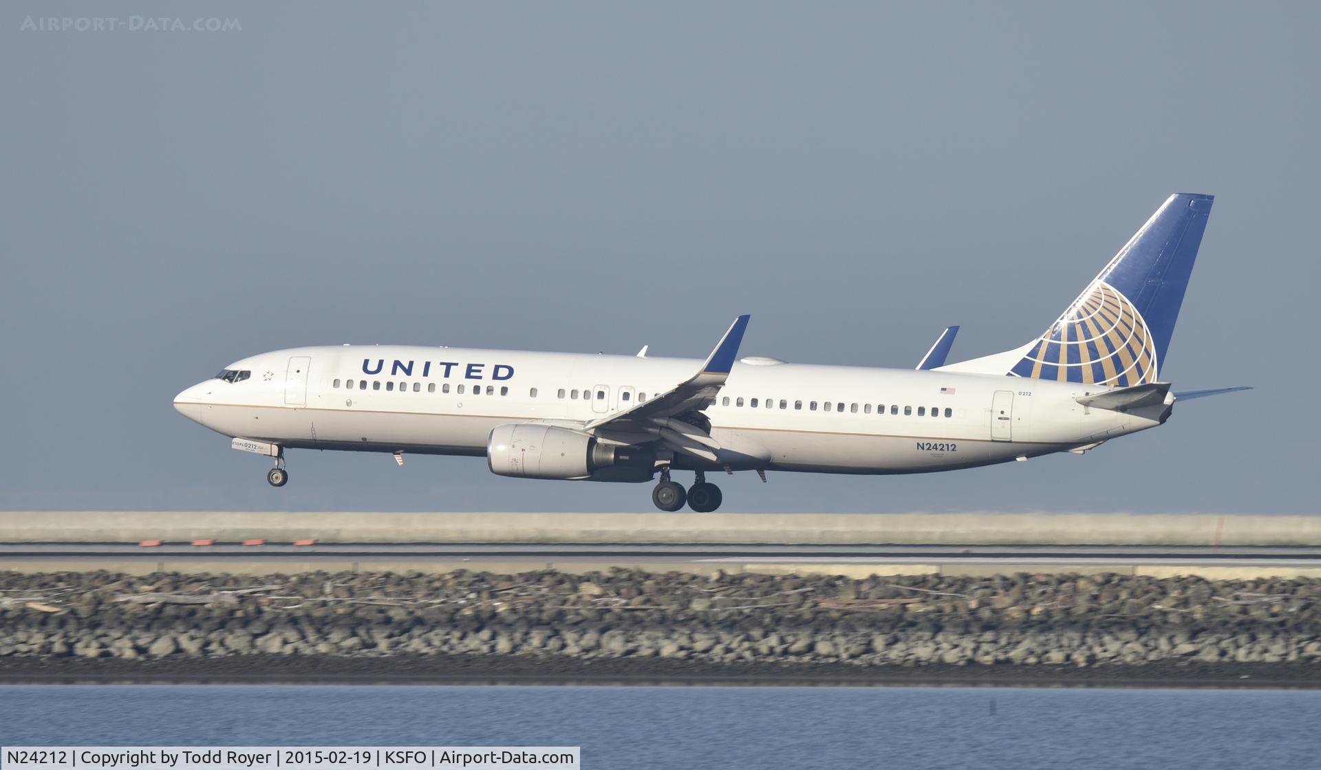 N24212, 1998 Boeing 737-824 C/N 28772, Landing at SFO